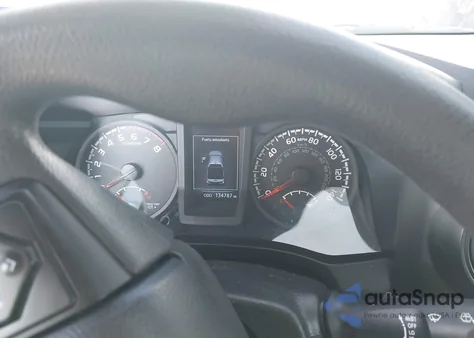 2018 Toyota Tacoma Sr z USA, uszkodzony, nr VIN 5TFAX5GN4JX120536